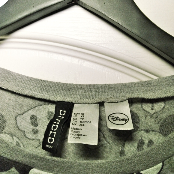 🟪 H&M x Disney Mickey Mouse women's xS grey short sleeve t-shirt - Picture 3 of 3